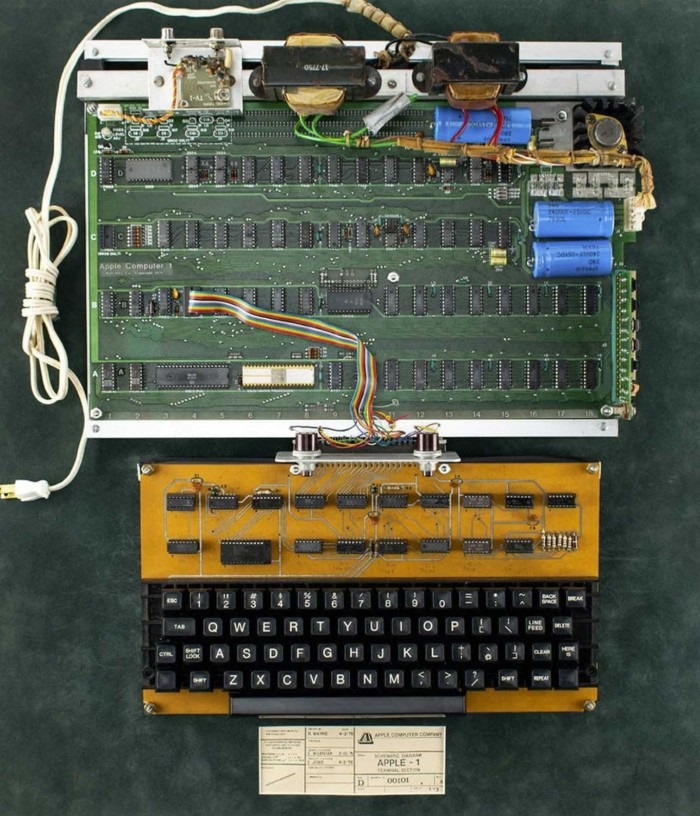 458711美元！一臺(tái)全功能蘋果Apple-1電腦被成功拍下